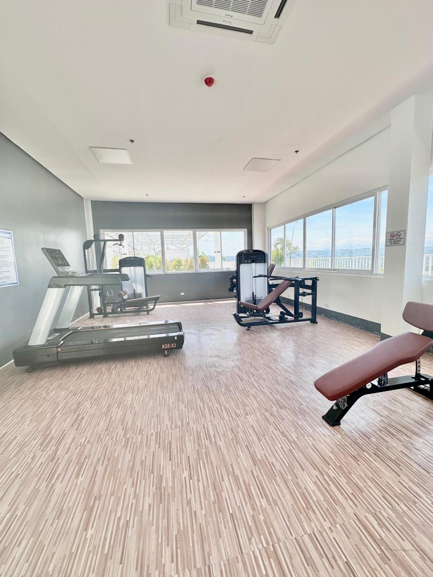 Aesthetic One Bedroom Beside Sm W Pool, Wifi And Netflix Cagayan de Oro Zewnętrze zdjęcie