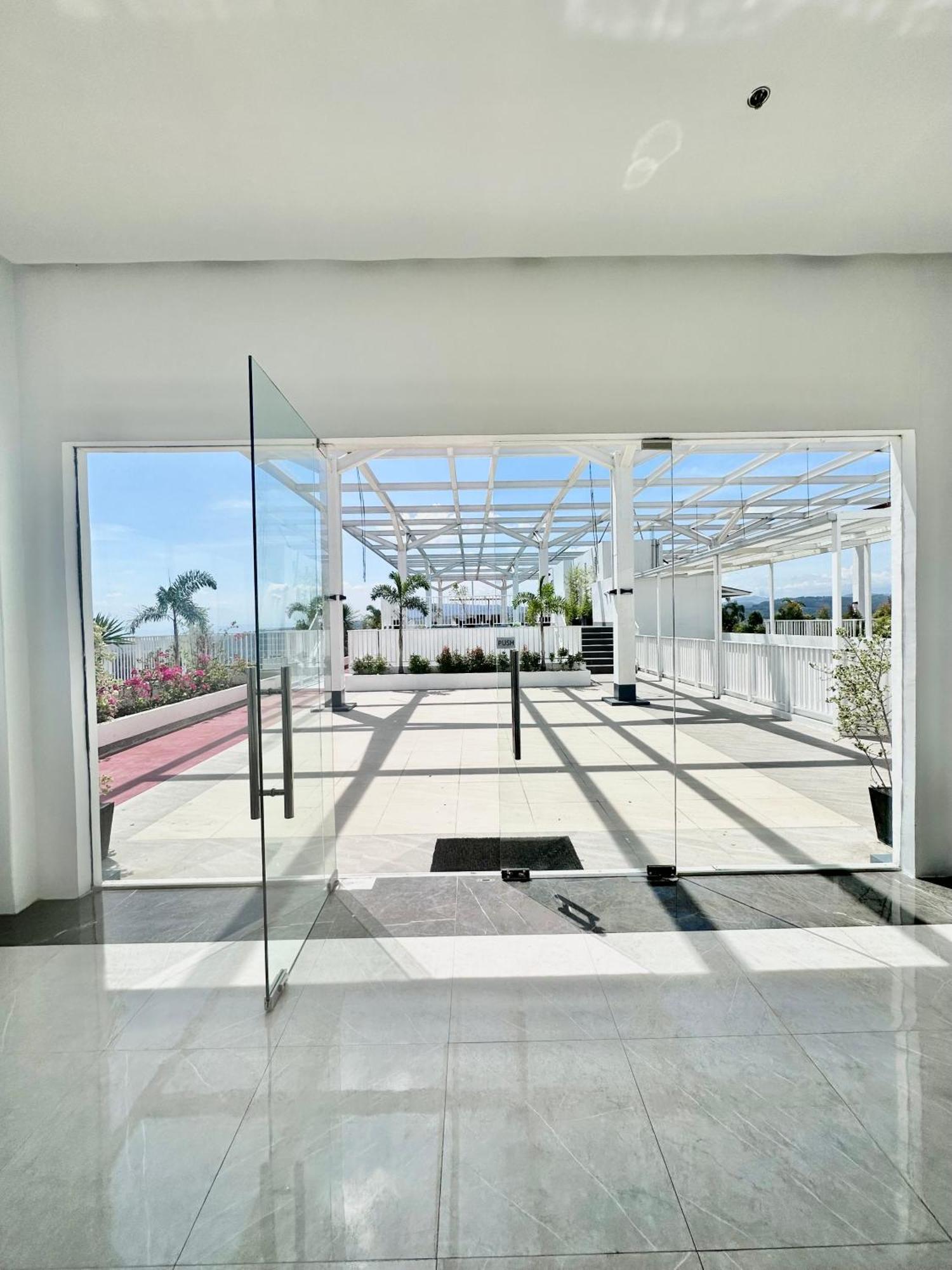 Aesthetic One Bedroom Beside Sm W Pool, Wifi And Netflix Cagayan de Oro Zewnętrze zdjęcie